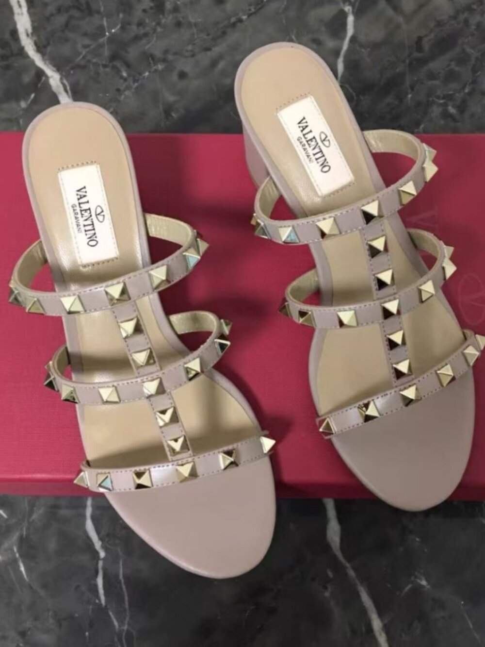 Valentino Pale Pink Lambskin Gold Rockstud Cage Slip-On Low Heel Sandals - Picture 3 of 8